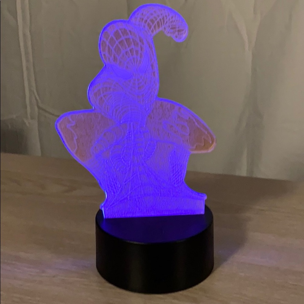 3-D Spiderman lamp - Picture 4 of 4